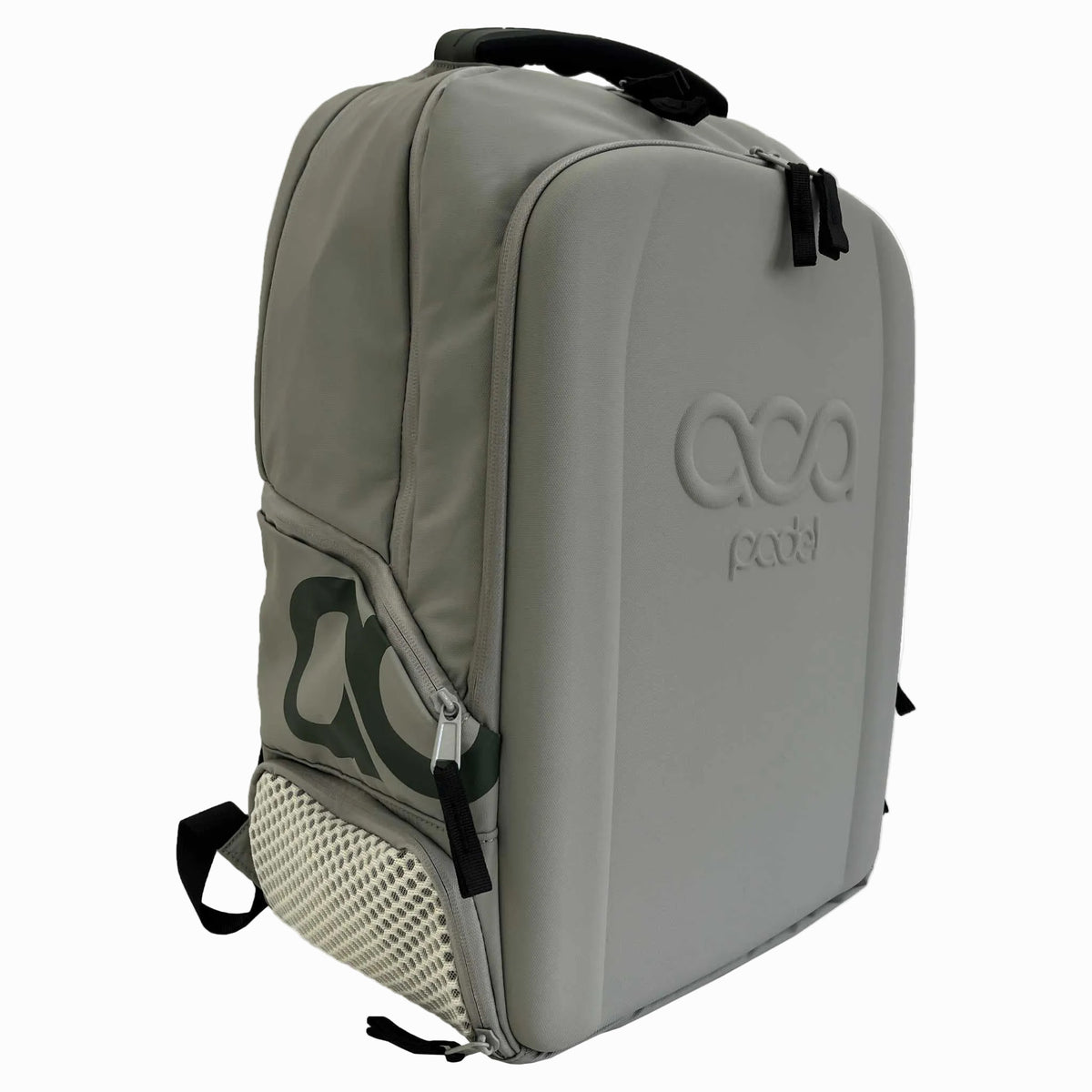 Seitenprofil des grauen ACA Padel Backpacks, das die seitliche Netztasche für Getränke oder Bälle zeigt.