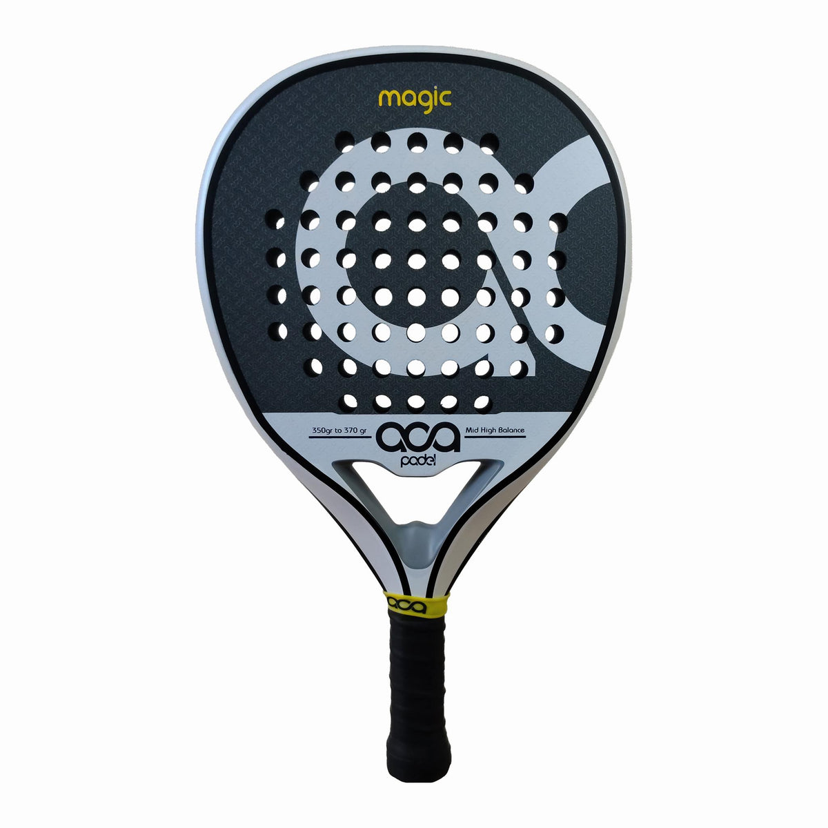 Frontalansicht des ACA Padel Magic 2026 Padelschlägers. Hochwertiges Hybrid-Racket in Grau, Schwarz und Weiß mit markantem gelbem Magic-Schriftzug, 12K Carbon-Schlagfläche und ACA 3D Oberfläche.