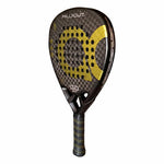 Schräge Ansicht des ACA Padel Palladium Gold, welche die 3D - Textur hervorhebt