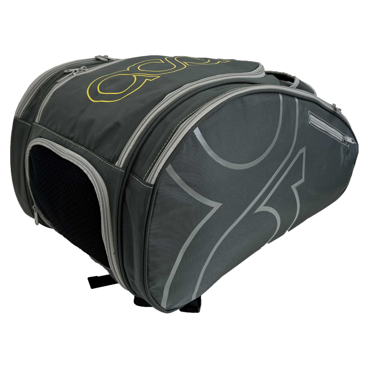 Rückansicht der Padel Tasche mit integriertem, belüftetem Schuhfach und Netzgewebe für Sportschuhe.