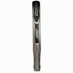 Seitenprofil des Schlägers mit Power Embossed Ridge Technologie und Dual eXoskeleton Rahmenverstärkung.