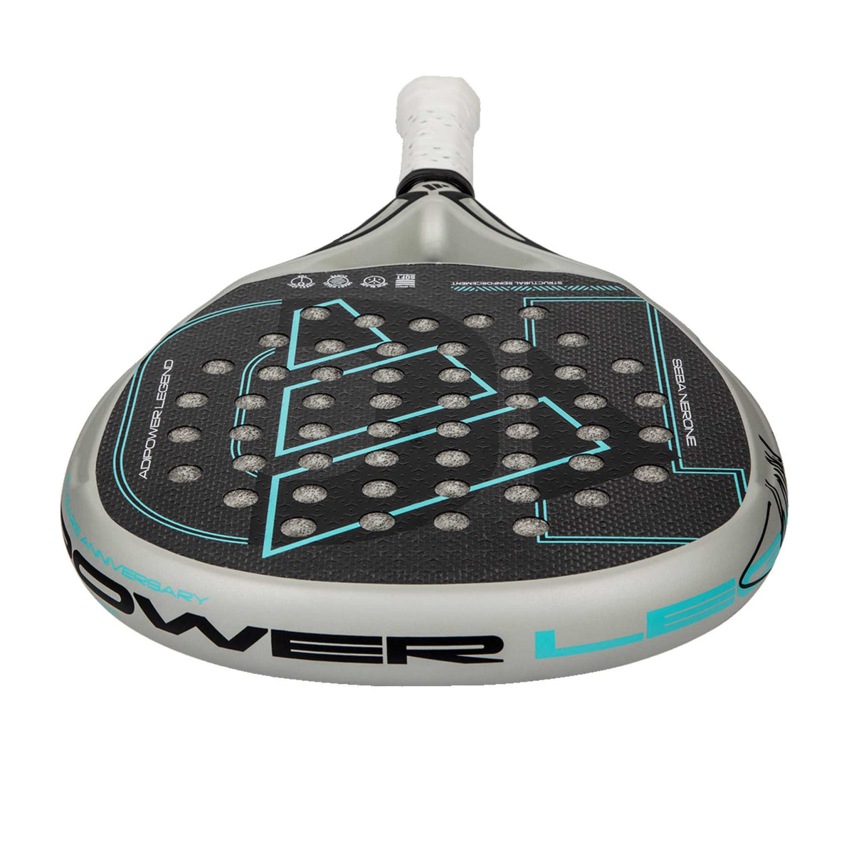 Perspektive auf die raue Spin Blade Oberfläche des Adidas Legend Schlägers für maximale Ballrotation.