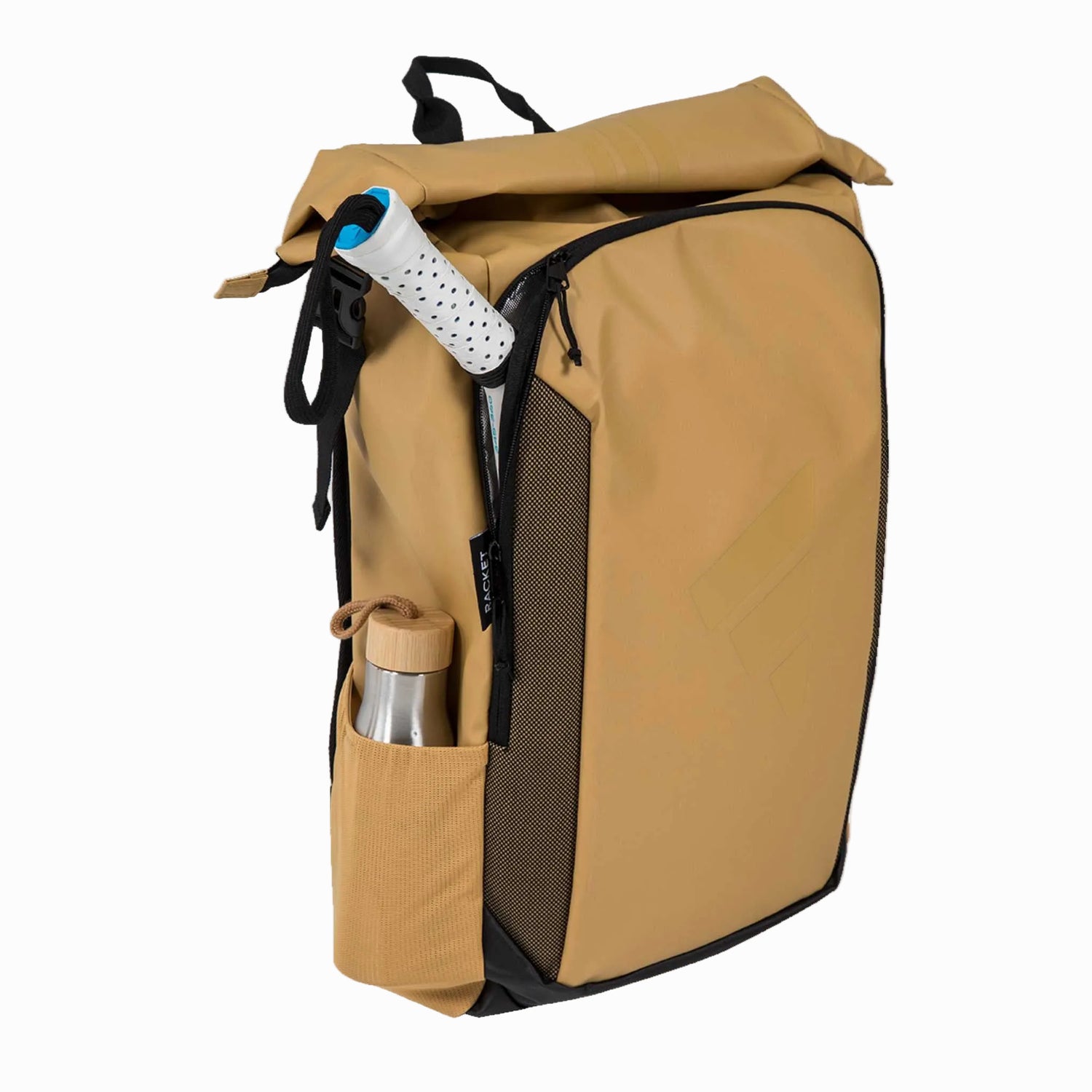 Seitenansicht des Adidas Multigame Rucksacks, die das Schlägerfach und den seitlichen Flaschenhalter zeigt.