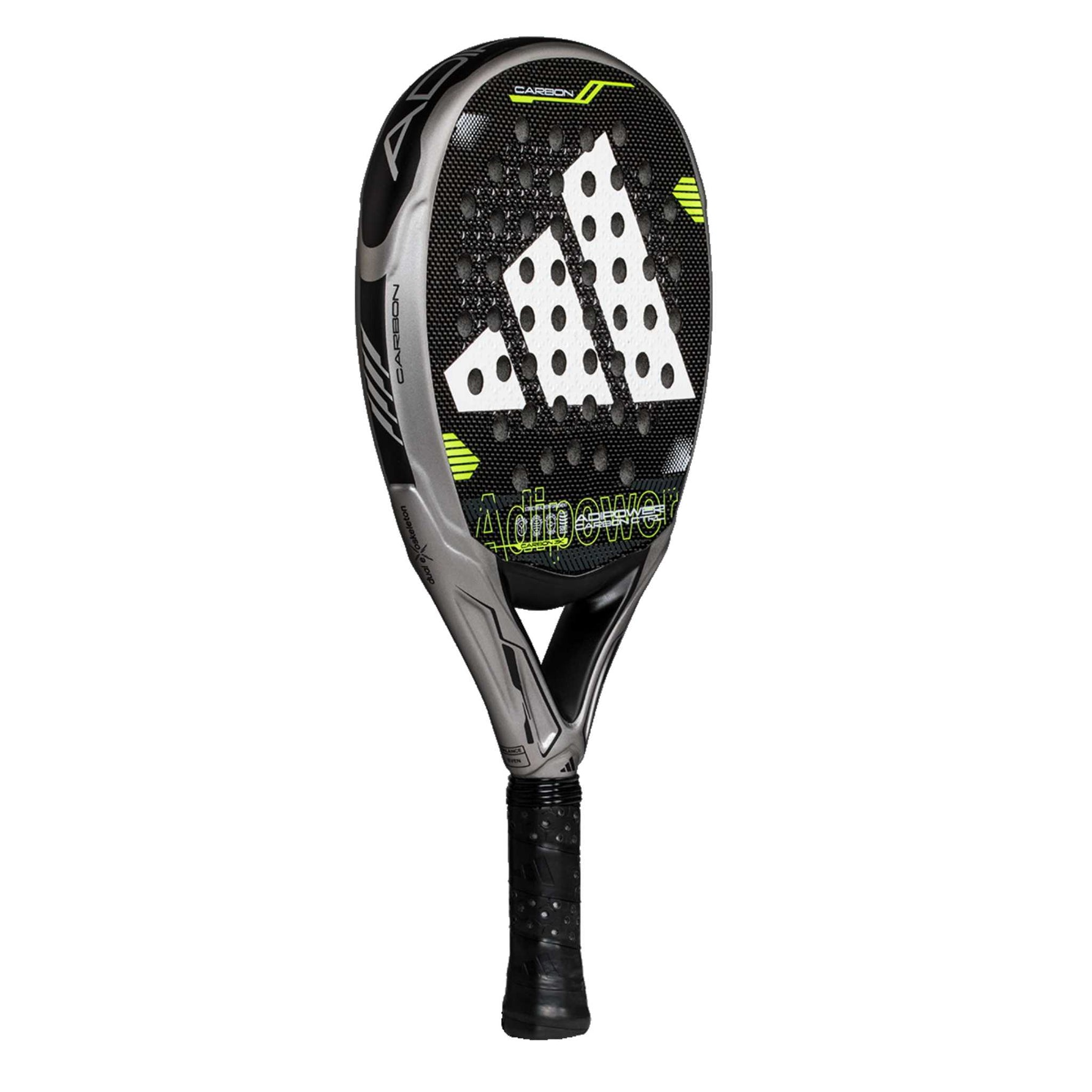 Schräge Ansicht des Adidas Padel Schlägers, die das schwarz-graue Design mit neongrünen Akzenten zeigt.