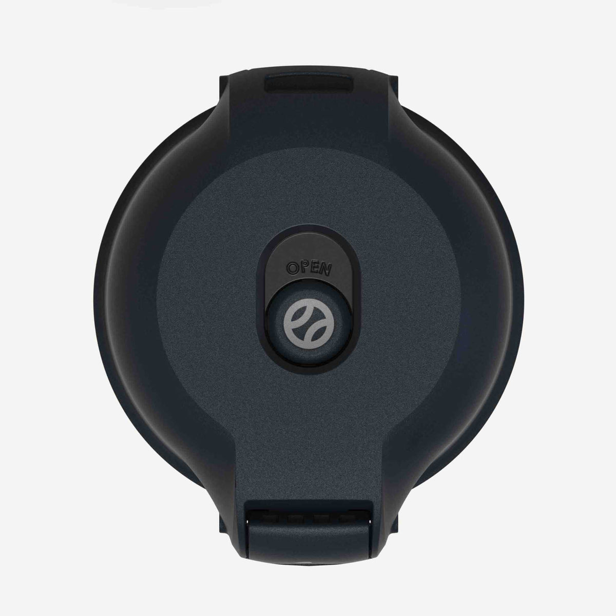 Draufsicht auf den Deckel mit dem Open-Button und Ventil zur Regulierung des Innendrucks.
